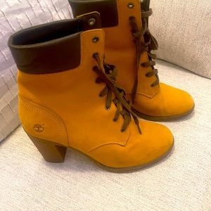 Beautiful almost new boot timberland